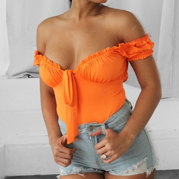 Tops - NWT Trendy TIE OFF SHOULDER RUCHED BODYSUIT